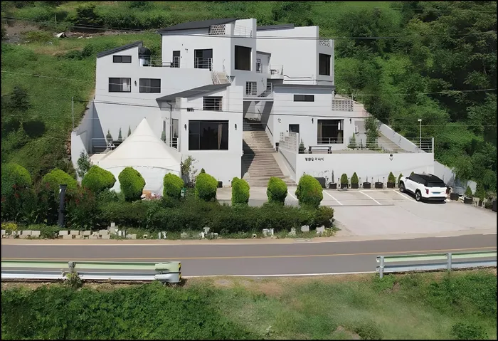 남해 숙소 벚꽃길 지나서 (beotkkotgil jinaseo)