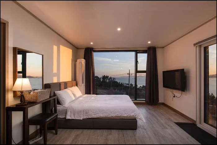 남해 숙소 벚꽃길 지나서 (beotkkotgil jinaseo)