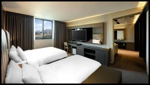 진주 숙소 골든 비즈니스 호텔 (Golden Business Hotel)