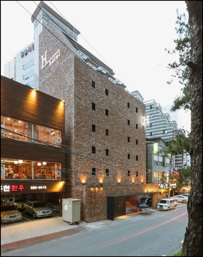 서울 숙소 에이치 호텔 (H Hotel)