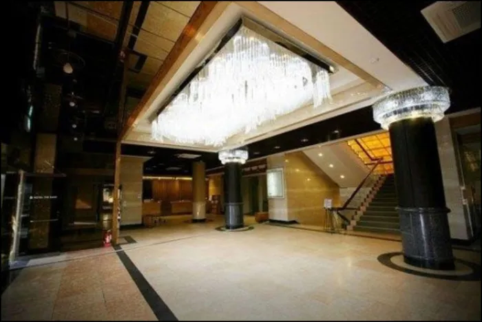 충주 숙소 Hotel the Base