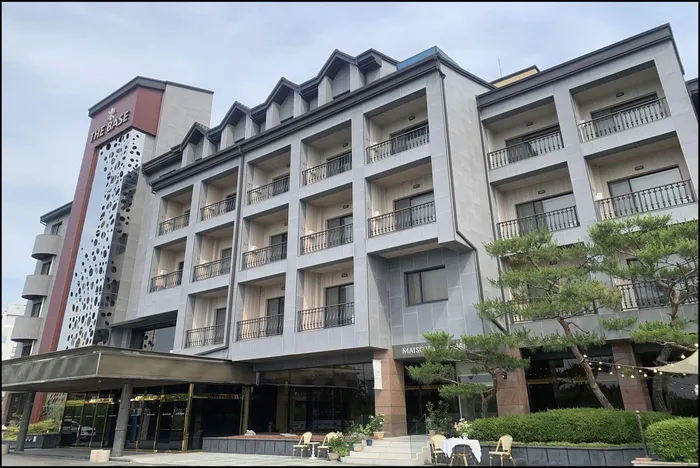 충주 숙소 Hotel the Base