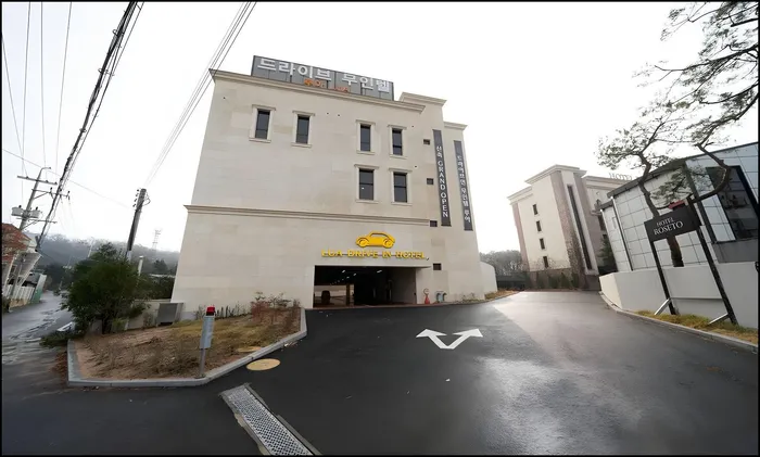 포천 숙소 루아 프리미엄 무인호텔 (LUA PREMIUM Drive-In Hotel)