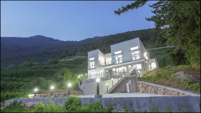 남해 숙소 남해 어느날 펜션 (Oneday Namhae Pension)