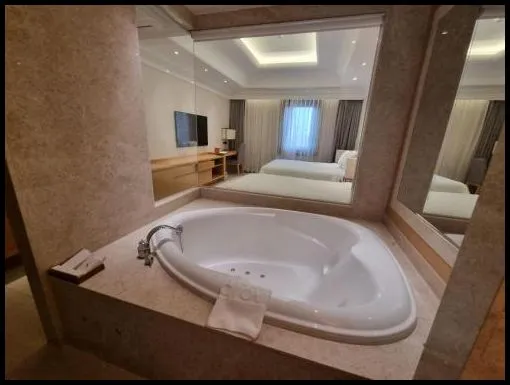 김해 숙소 파인 그로브 호텔 (Pine Grove Hotel)