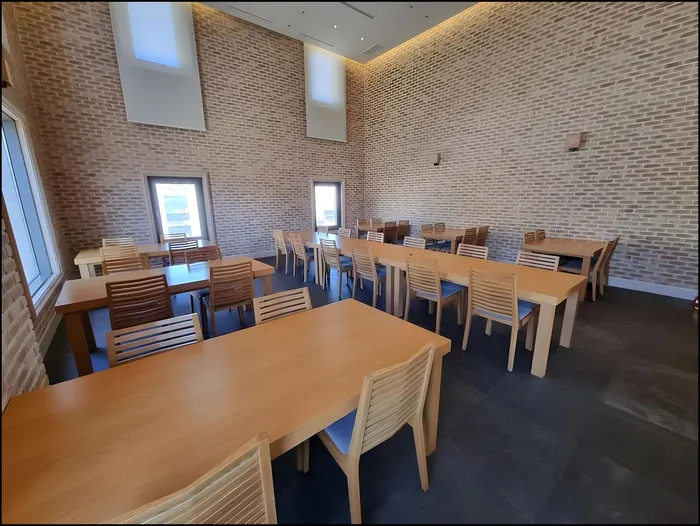 김해 숙소 파인 그로브 호텔 (Pine Grove Hotel)