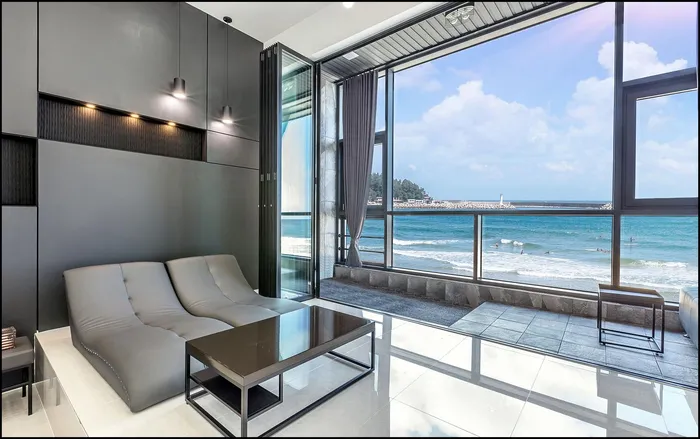 양양 숙소 양양 프롬세븐펜션 (양리단길 인구,죽도해변 도보10초) (Yangyang From Seven Pension (population of Yangridan-gil, 10-second walk to Jukdo Beach))