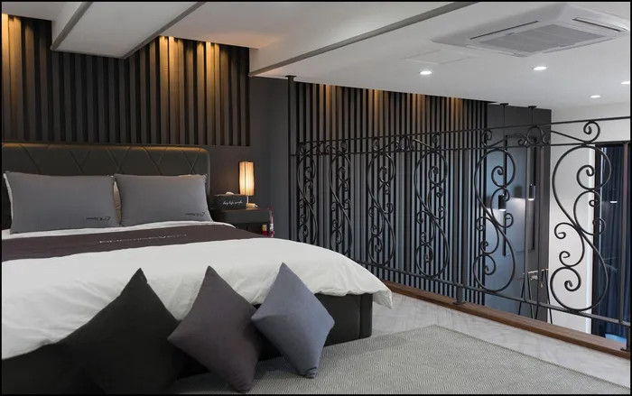 양양 숙소 양양 프롬세븐펜션 (양리단길 인구,죽도해변 도보10초) (Yangyang From Seven Pension (population of Yangridan-gil, 10-second walk to Jukdo Beach))