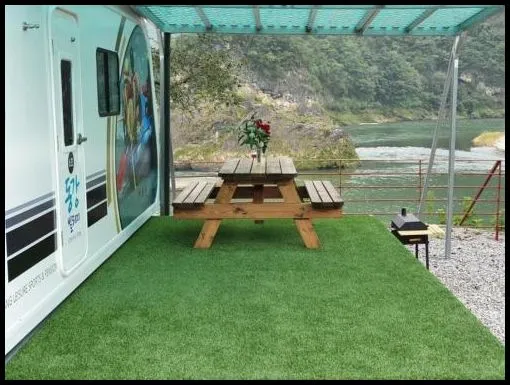 영월 숙소 영월 동강빌리지카라반 (Yeongwol Donggang Village Caravan)